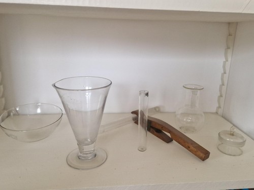 Verrerie ancienne laboratoire - ancienne,