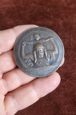 VINTAGE AUTOMOBILE CAR BADGE #