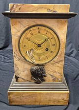 Pendule borne en marbre et