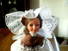 Belle Poupée de collection vintage 21 cm femme de Venise dentelles yeux mobiles