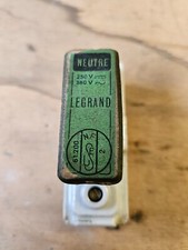 Ancien fusible neutre  en porcelaine   Legrand + Porte fusible
