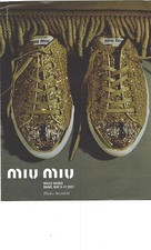 PUBLICITE ADVERTISING 2011   MIU-MIU chaussures trouées HAILEE STEINFELD