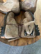 RANGERS CUIR NATUREL MODELE ALGERIE NEUVES - 45