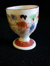 Coquetier en porcelaine du