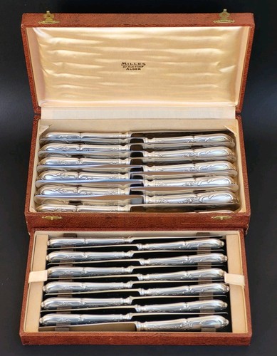 Coffret couteaux signés - 24,
