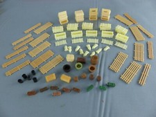 Lot de 70 pièces décors Ho 1/87 caisses palettes bois sacs tonneaux  DIORAMA 138