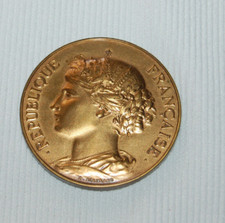 Ancienne médaille 5 cm Arthus