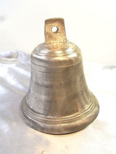 ?? CLOCHE DE MANOIR CHAPELLE EN BRONZE ANTIQUE BELL marquée 18