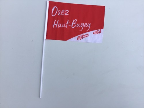 Drapeau haut bugey tour - bugey,