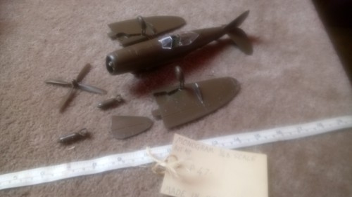 Republic thunderbolt - p-47, (b)