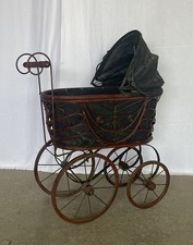 Ancien Landau de Poupée en