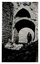 Syrie,Visiteurs du Krak des Chevaliers , Tirage vintage, 1932 Syrie,Visiteurs du