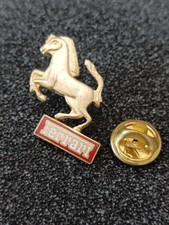 Pin's Pins Pin Enamel 56 Voiture  Sport Cheval Cabré "Ferrari" 