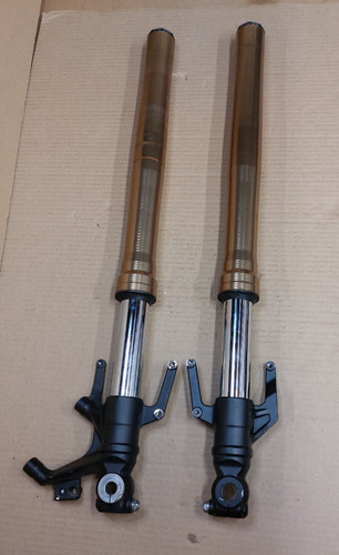 Paire tube fourche showa - fourche,