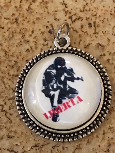 Pendentif médaillon métal - pendentif,
