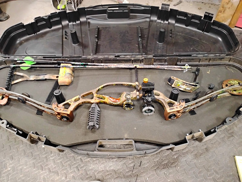 Hoyt xt2000 with case - xt2000,