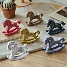 Cheval à bascule en bois