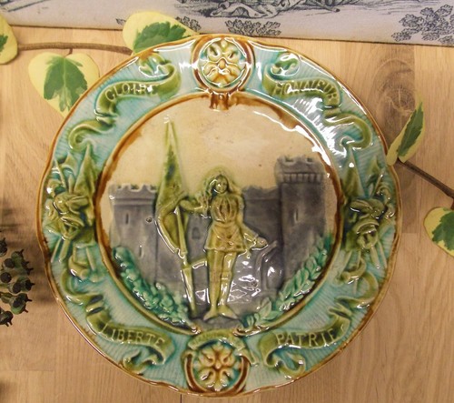 Ancienne assiette barbotine - ancienne,
