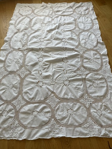 Nappe ancienne brodée - nappe,