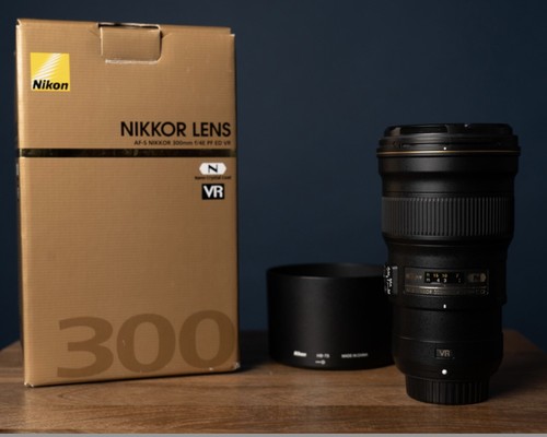 Near mint nikon - [near,
