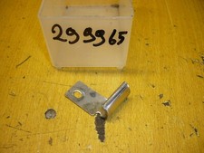 1 agrafe bordure droite piaggio vespa  299965 et2 et4 lx lxv s 50 125 150