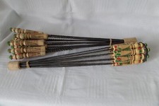 24 piques pour barbecue - poignée en bois peint tourné - 40 cm