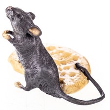 Sculpture en bronze de style viennois souris avec biscuit d'après Franz Bergman