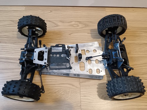 Kyosho burns chassis - burns, 1/8