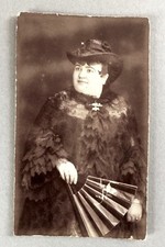 PHOTO Portrait femme chapeau