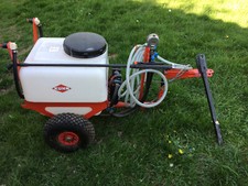 Pulvérisateur 50 litres Kuhn pour espaces verts , plantations , jardins ,etc .