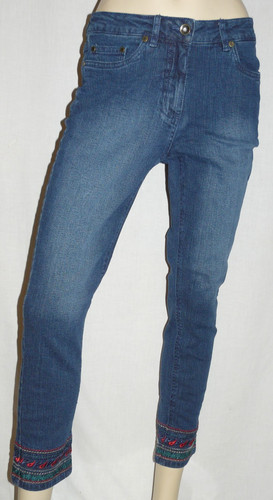 Jeans pantacourt brodé