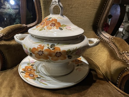 Ancienne grosse soupière - grosse,