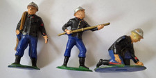 Starlux Série Pompiers - 3 figurines référence 221, 224 et 229