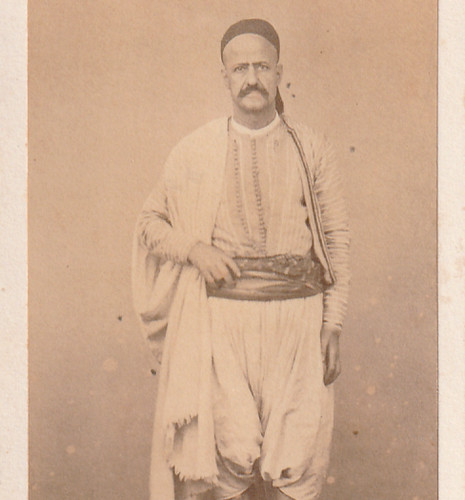 Arabe par portier - par, à
