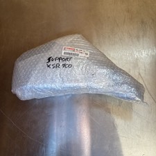 SUPPORT DE SACOCHE LATÉRALE SOUPLE POUR XSR700 CÔTÉ DROIT NEUF OEM BJV-F84M0-R