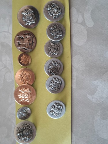 Lot boutons uniforme à - d’uniforme,