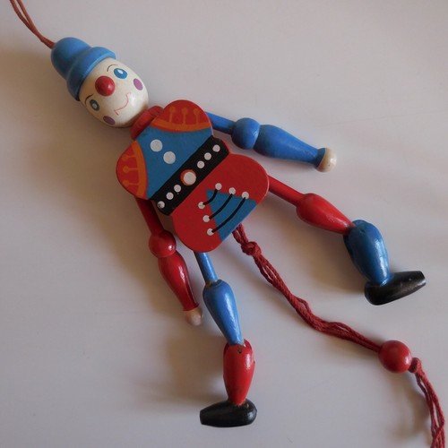 Figurine marionnette pendentif