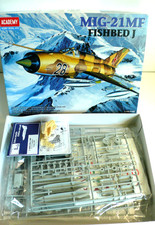 KIT ACADEMY 1/48 ème  MIG-21