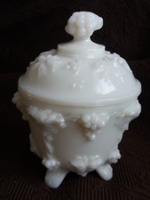 sucrier ancien en opaline de