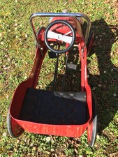voiture à pédales ancienne