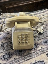 Ancien Téléphone à Touche