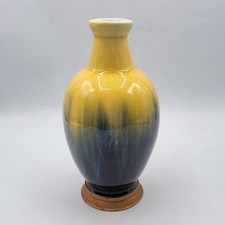 Vase en faïence flammée jaune bleu à monture en bronze de Boch La Louvière