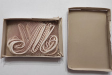 boite 7 lettres brodées " M " IDEAL BRODERIE N°5 mercerie monogramme initiale