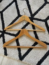 2 Anciens Cintres Bois Marque