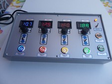 Pupitre  4 postes de commandes spécial réseaux trains + Alimentation 4x4A normal