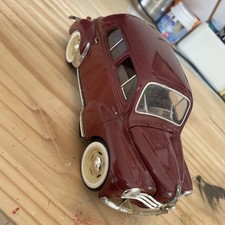 1/17 (no 1/18) Renault 4CV