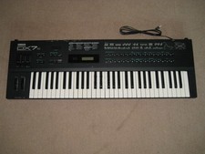 Beau bonus de produits Yesteryear Yamaha Dx7S entièrement alimentés
