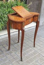 COMMODE EN FORME DE REIN. BOIS
