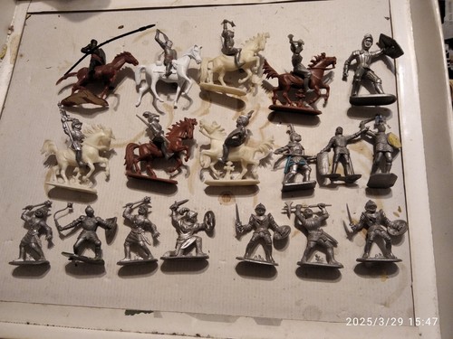 Lot médiéval jean - 1/32,