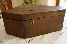 Ancien tronc d’église en bois – Objet d'Art populaire